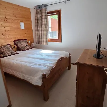 아파트 Ski-inski-out Flat With Terrace And Pool 플루메